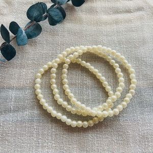 Set of three pearl bracelets